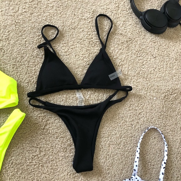 Five piece bikini bundle - Picture 4 of 6